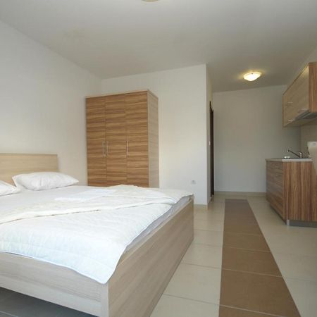 בודווה Apartments Anita מראה חיצוני תמונה