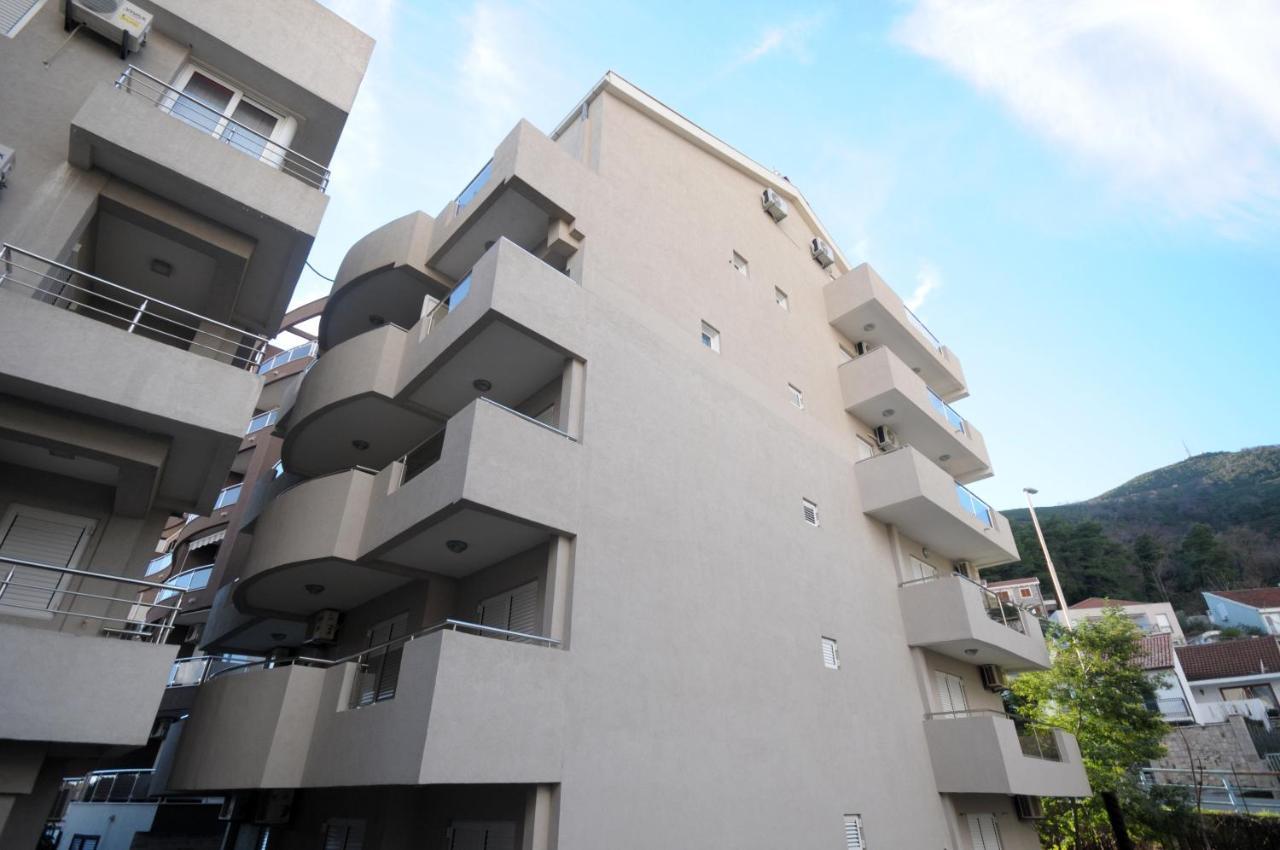 בודווה Apartments Anita מראה חיצוני תמונה